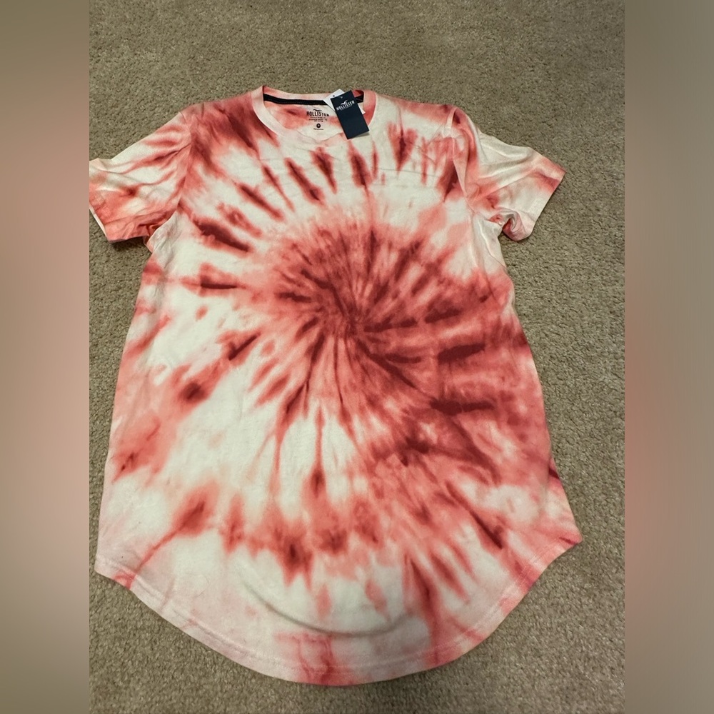 HOLLISTER Men’s Curves hem tee